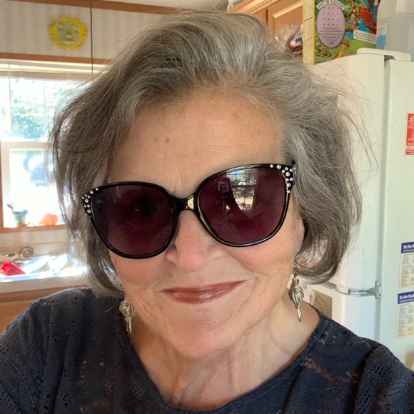 Meet your Posher, Kathy - Picture 6 of 8